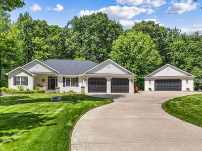 133 Oak Marr Dr, Houghton Lake, MI, 48629
