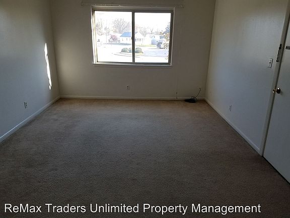3rd image of 3623 N Sterling Ave APT A4