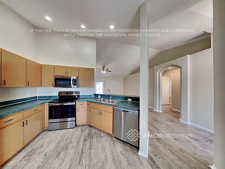 1721 James Pointe Dr — Photo 5