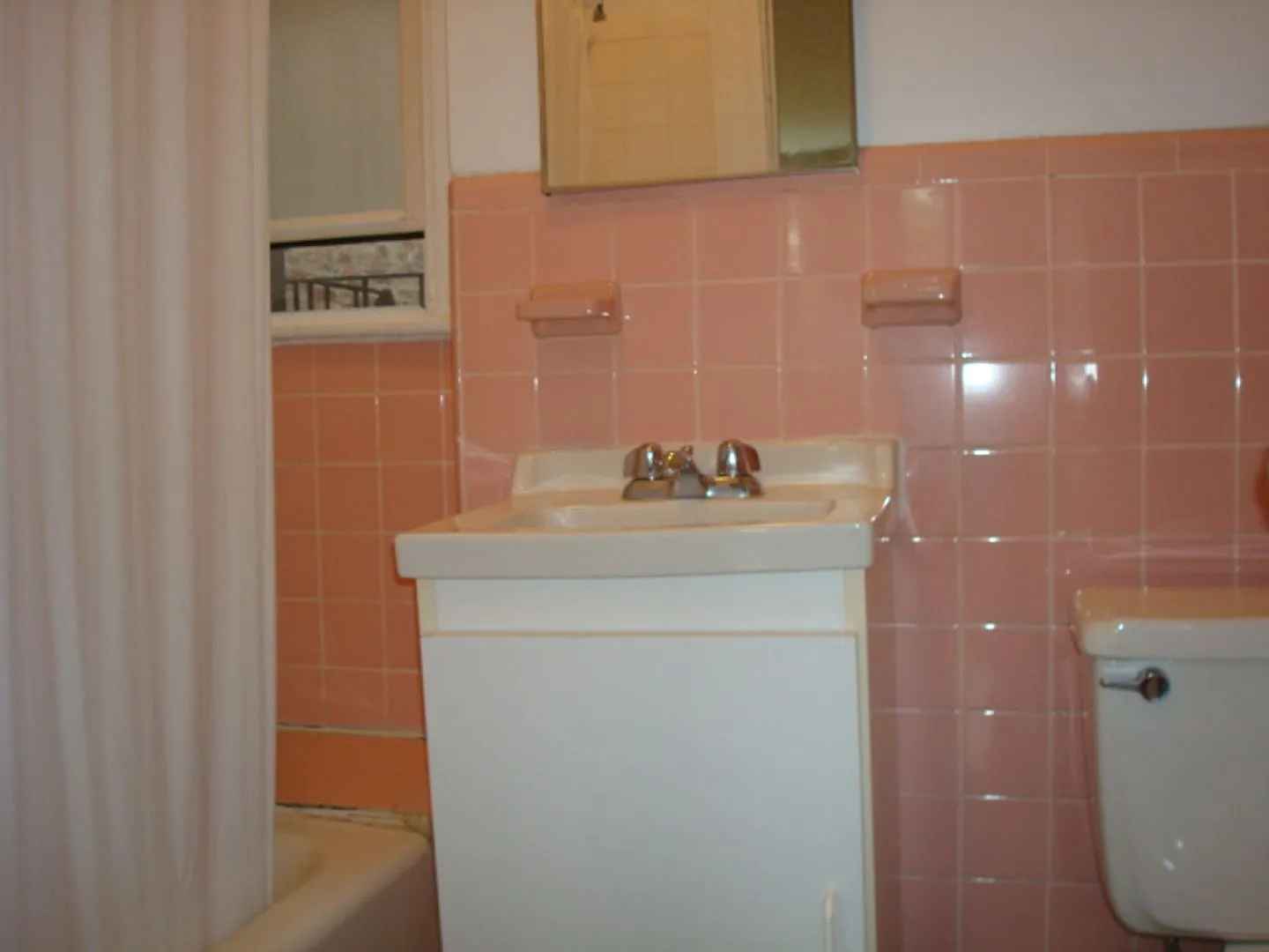 Packards Corner All New Beautiful Studio Heat And Hw Inc Laundry, No Fee — Photo 3