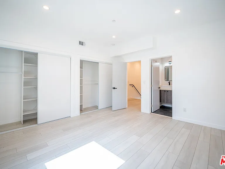 246 N Dillon St #1/2 — Photo 12