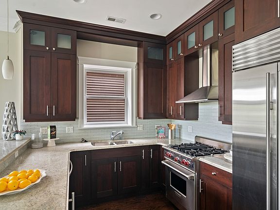 4th image of 3713 N Clifton Ave Unit 2