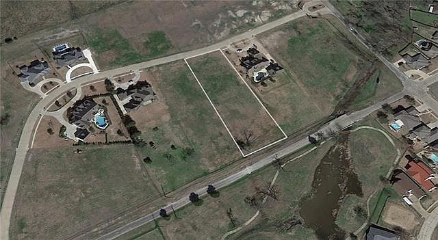 1st image of 1101 Estate Dr