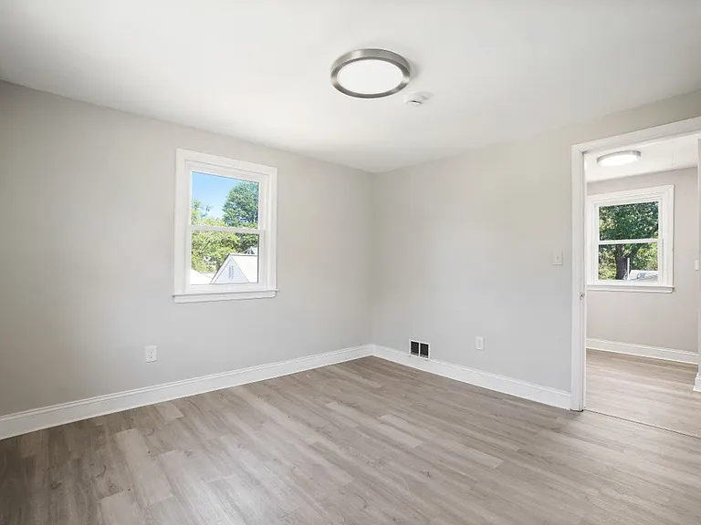 5204 Lackawanna St — Photo 21
