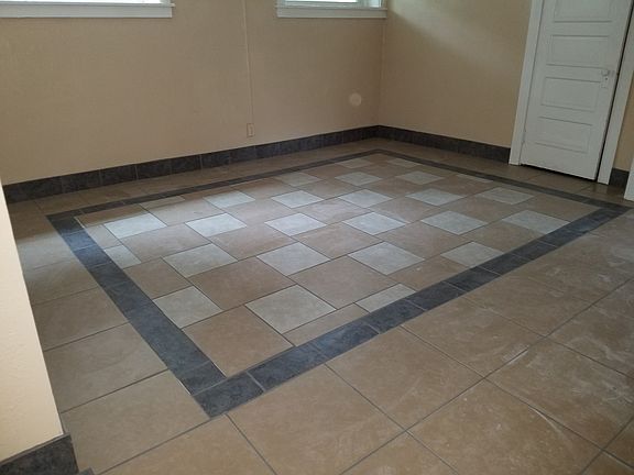 5th image of 2922 Jackson St APT 13