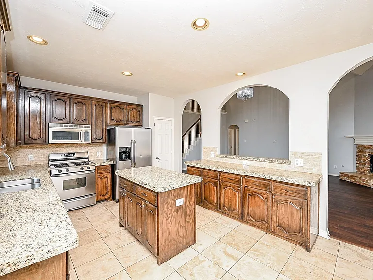 8135 Cove Timbers Ln — Photo 10