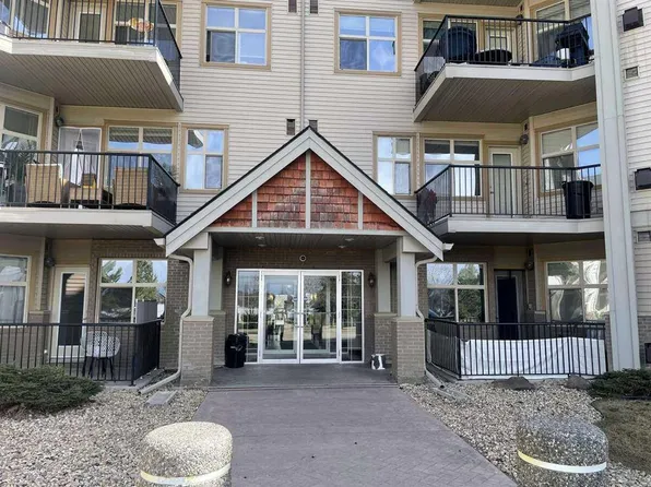 100 NW Lakeway Blvd #221, Sylvan Lake, AB T4S 0A4