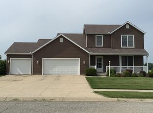 121 Parke View Ln, Bremen, IN 46506