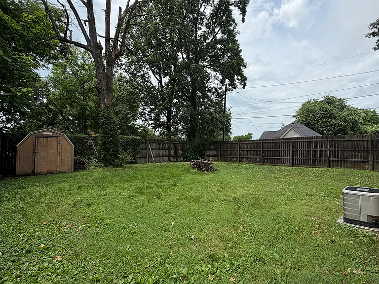 700 Elm St — Photo 13