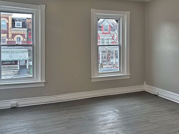 5th image of 917 W Tilghman St APT 2