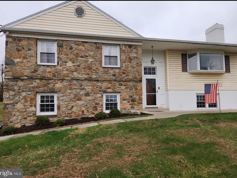 1st image of 220 Coldstream Rd