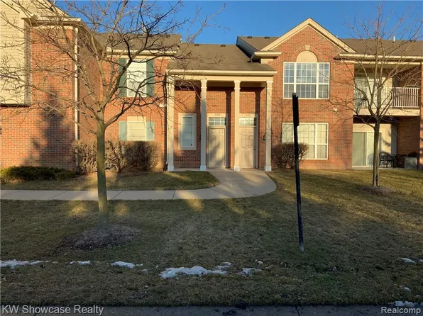 8208 Chesapeake Cir #1, Commerce Township, MI 48390