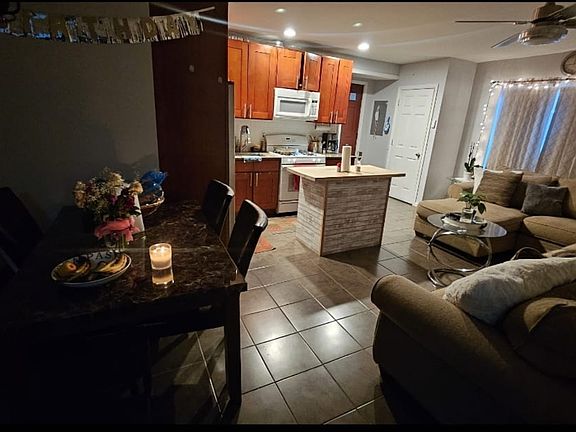 5th image of 123 Laurel Ave