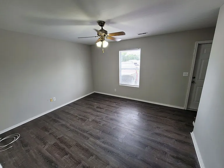 745 Wabash St — Photo 2