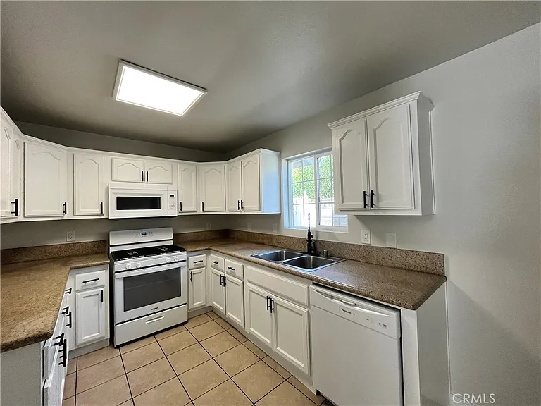 1004 S Riverside Ave #1004A3 — Photo 2