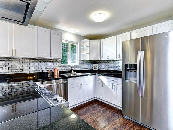 4th image of 5302 171st Ave SE