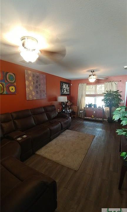 2nd image of 5 Ashleigh Ln