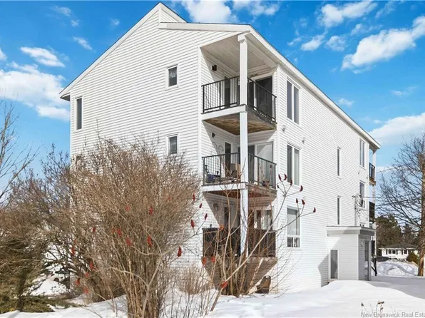 72 Kendra St #6, Moncton, NB E1C 4J9