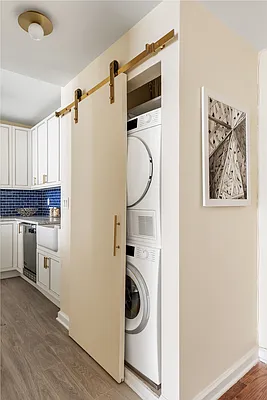 Rented by SERHANT. | media 4