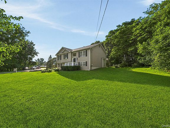 4th image of 18 Hickory Place