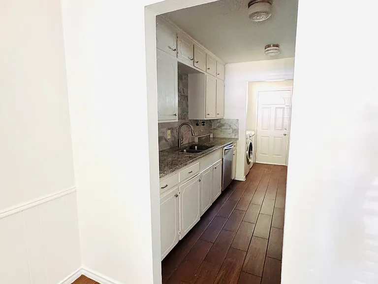 925 Lindy Ct #925 — Photo 9