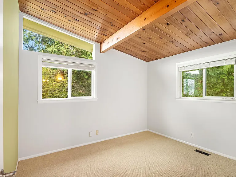 1848 W Lake Sammamish Pkwy SE — Photo 12