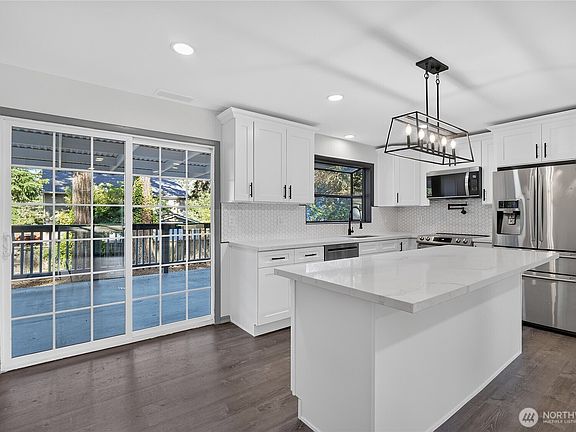 4th image of 429 Harvard Avenue