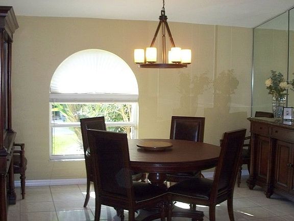 Dining Room w/vaulted ceiling