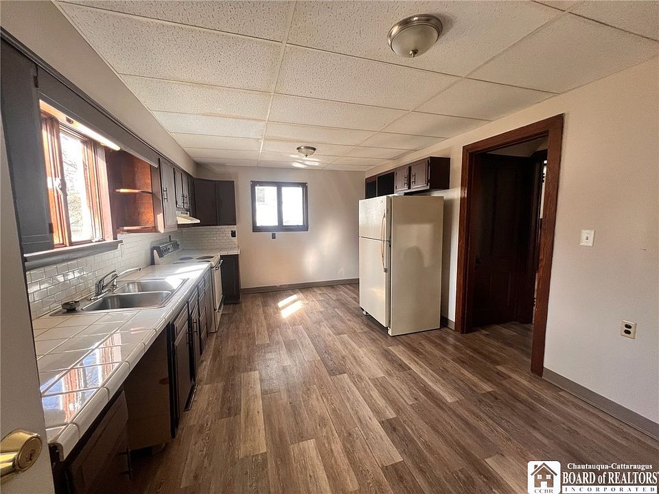 28 Broadhead Ave, Jamestown, NY 14701 Zillow