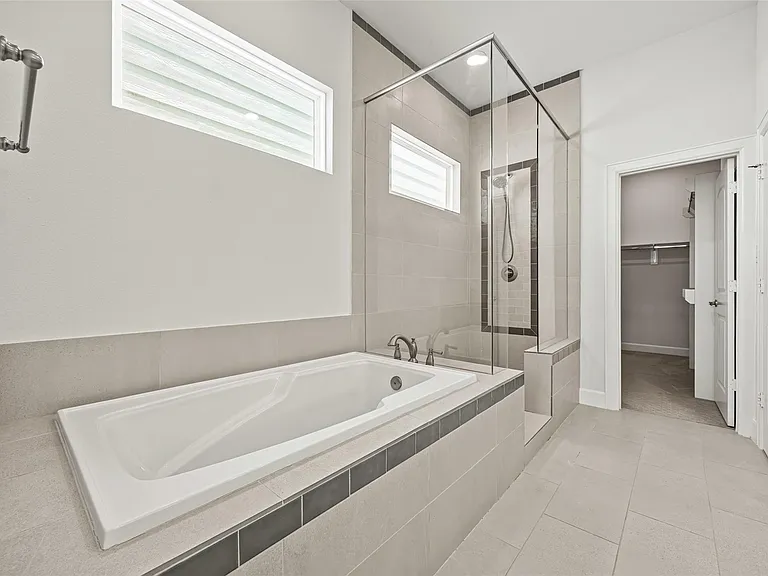 719 Leverkuhn St — Photo 31