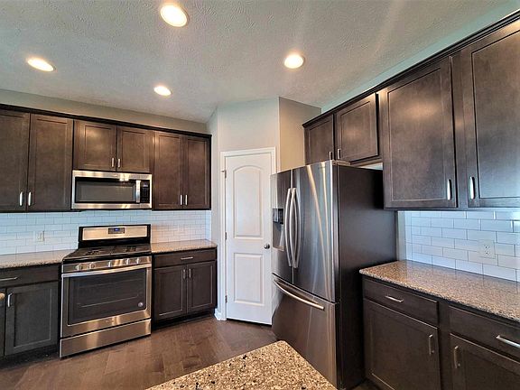 5th image of 7806 S 194th Ave