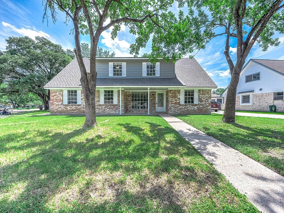 9014 Landwood Dr