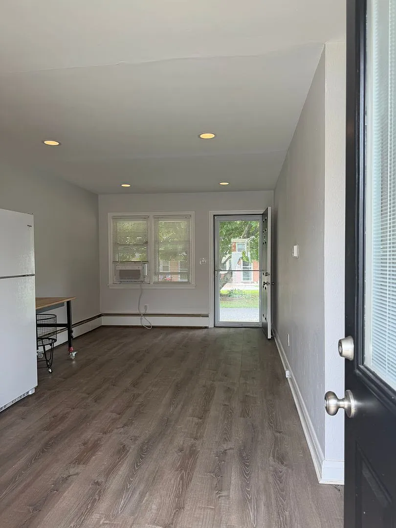 102 Kelly LLC — Photo 1