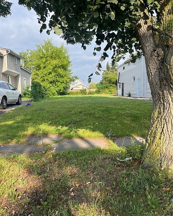 1st image of 454 Gold St #3