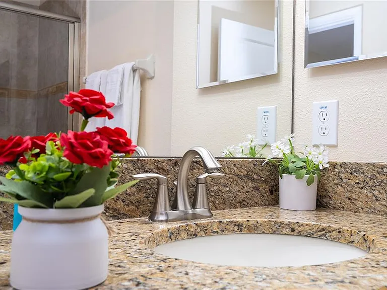 4908 Clock Tower Dr — Photo 15