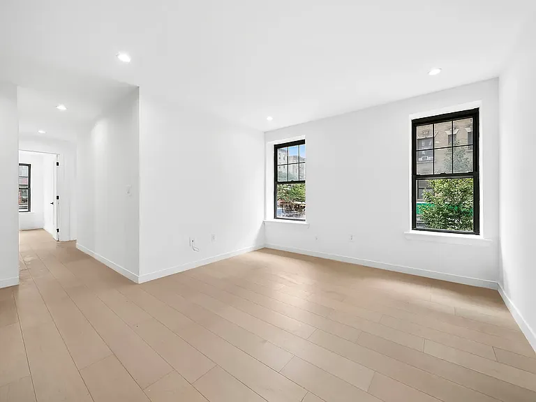145 2nd Ave #8A — Photo 2