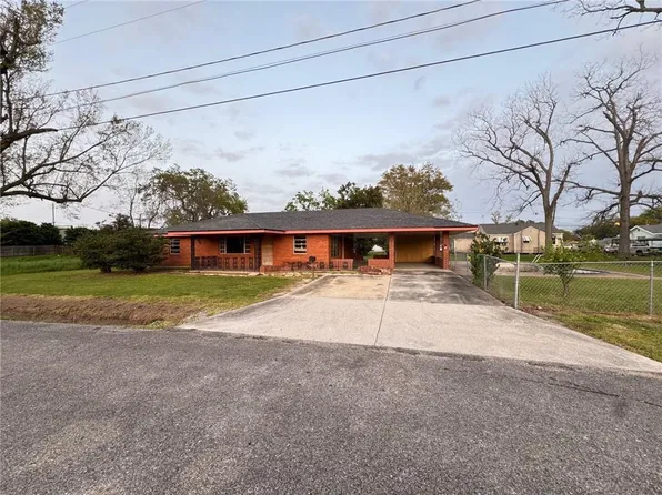 850 Barreca St, Norco, LA 70079