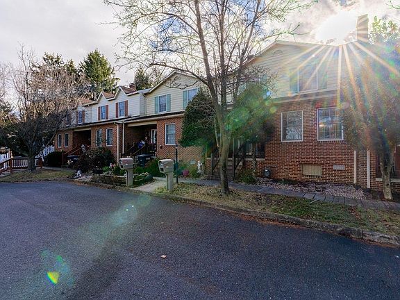 4th image of 188 Emerald Dr
