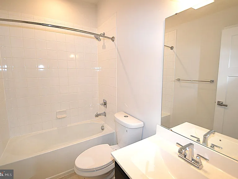 11328 Willow Green Cir — Photo 41