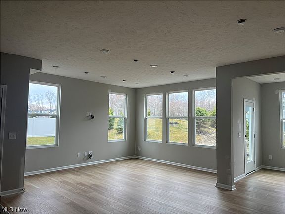 5th image of 774 N Greenway Dr