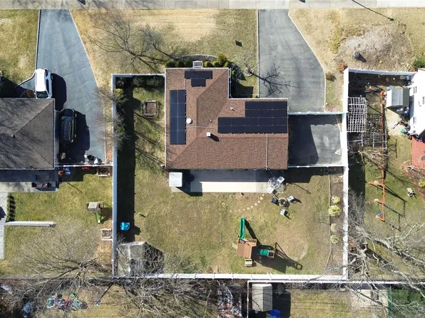 7 Lehigh Lane, Farmingville, NY 11738