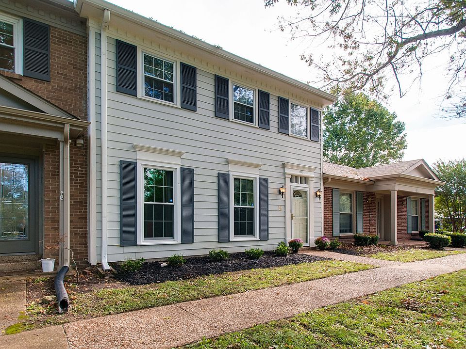 1st image of 403 Plantation Ct
