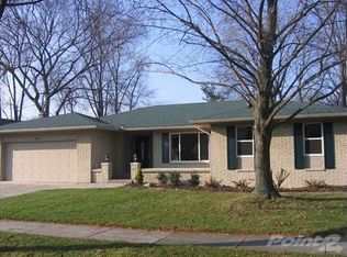 6911 Emerald Shores Dr, Troy, MI