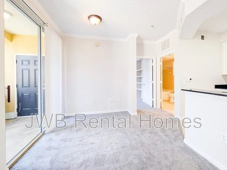 8539 Gate Pkwy W #1525 — Photo 9
