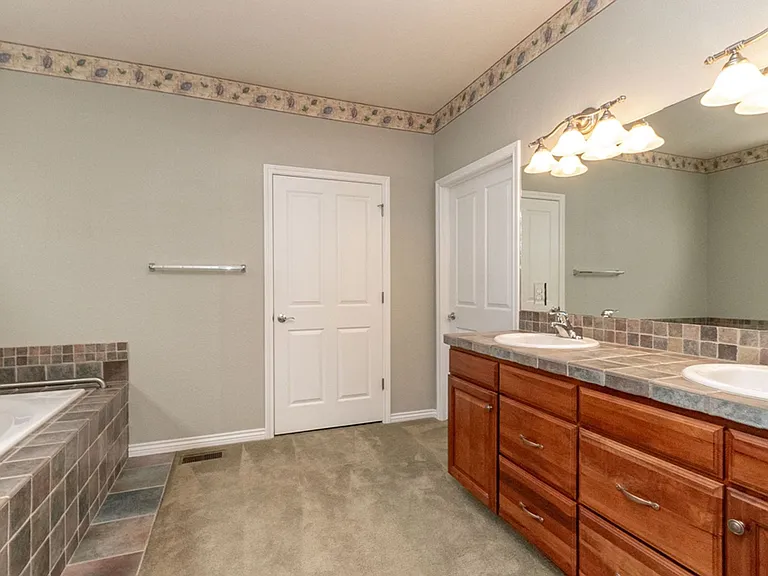 711 Windflower Dr — Photo 18
