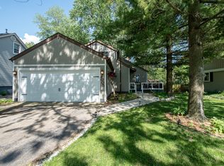 4005 Elm St, Downers Grove, IL 60515