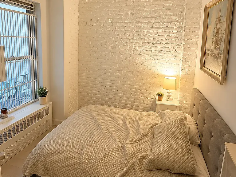 206 E 81st St #3B — Photo 4