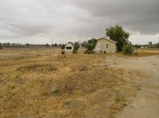 930 G St, Perris, CA 92570