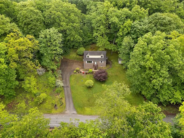 152 Log Cabin Rd, Tarentum, PA 15084