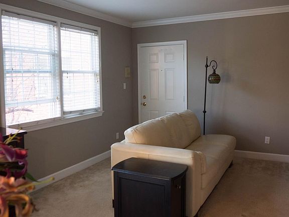 5th image of 1211 N Pitt St